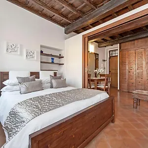  Apartment Lovely Trastevere Center